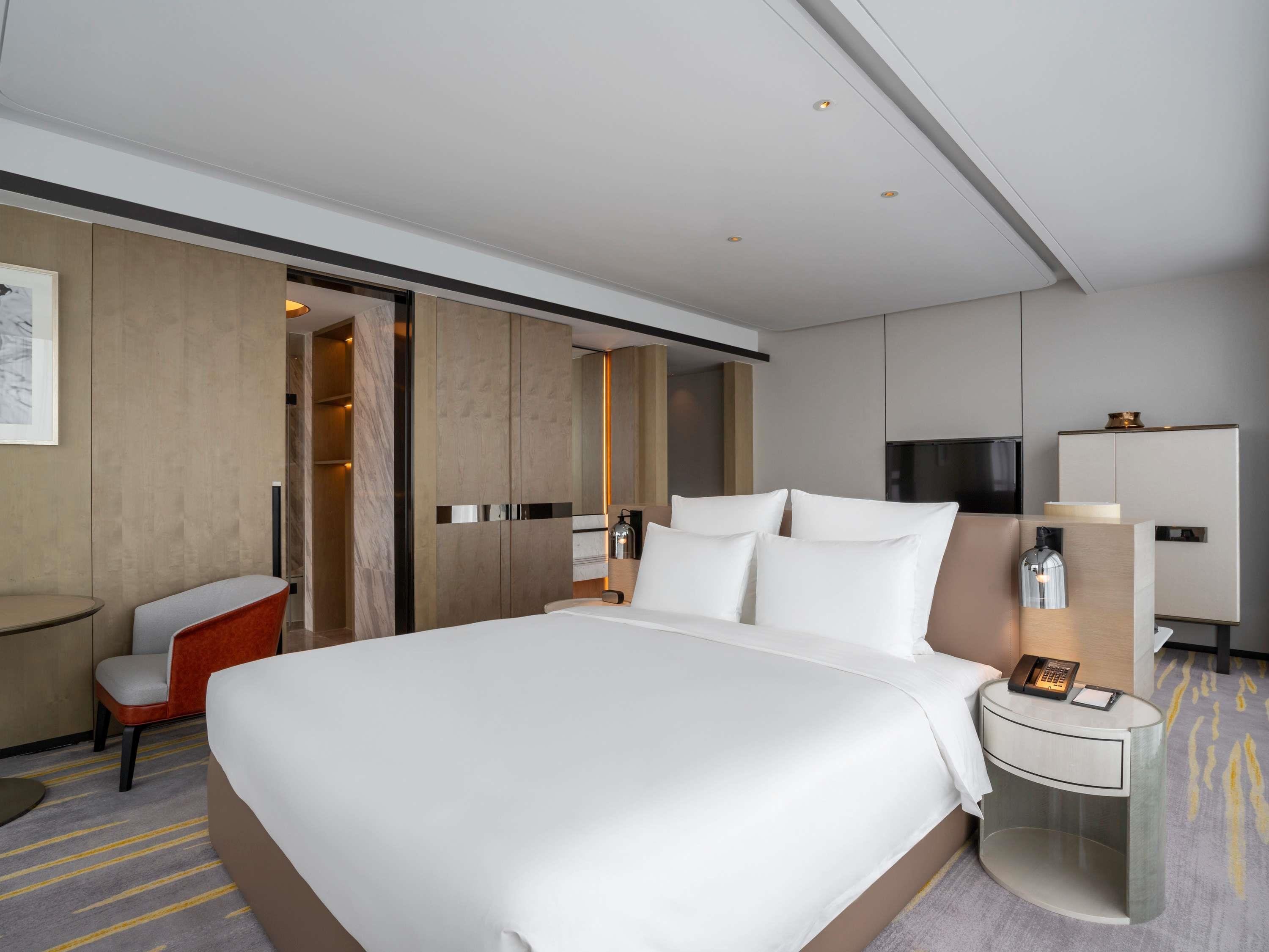 Pullman Zhouzhuang Room Type - DELUXE ROOM, 1 King Size Bed