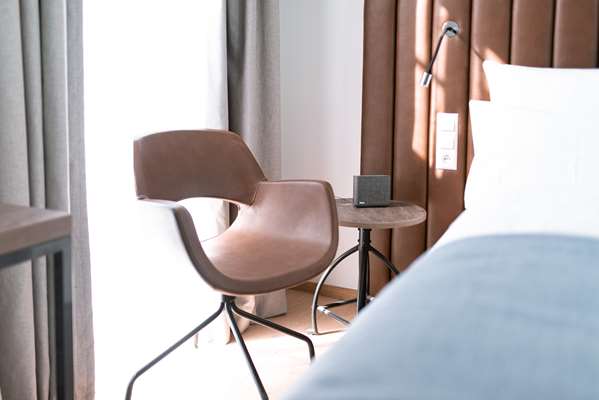 1 Single Bed, Standard Room, Coffee Maker, Wi-Fi, Safe, Desk, Balcony, Full Breakfast