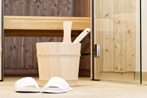 1 King Bed, Junior Suite, Coffee Maker, Wi-Fi, Safe, Desk, Sauna, Full Breakfast