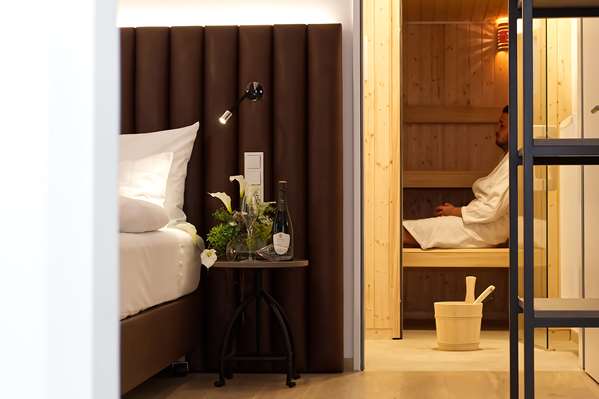 1 King Bed, Junior Suite, Coffee Maker, Wi-Fi, Safe, Desk, Sauna, Full Breakfast