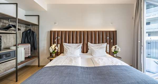 1 King Bed, Comfort Room, Balcony, Desk, Safe, Wi-Fi, Coffee Maker, Full Breakfast