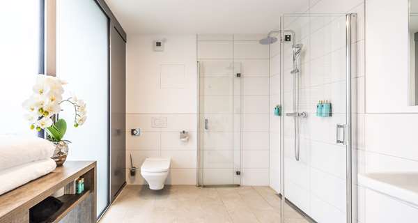 1 King Bed, Junior Suite, Coffee Maker, Wi-Fi, Safe, Desk, Sauna, Full Breakfast
