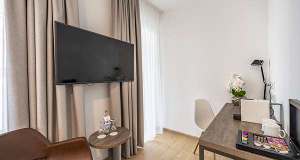 1 King Bed, Comfort Room, Balcony, Desk, Safe, Wi-Fi, Coffee Maker, Full Breakfast