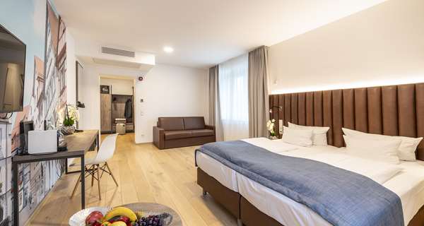 1 King Bed, Junior Suite, Anteroom, Wi-Fi, Coffee Maker, Full Breakfast