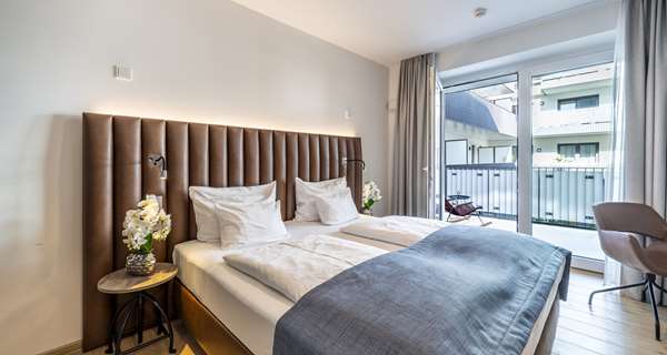 1 King Bed, Comfort Room, Balcony, Desk, Safe, Wi-Fi, Coffee Maker, Full Breakfast