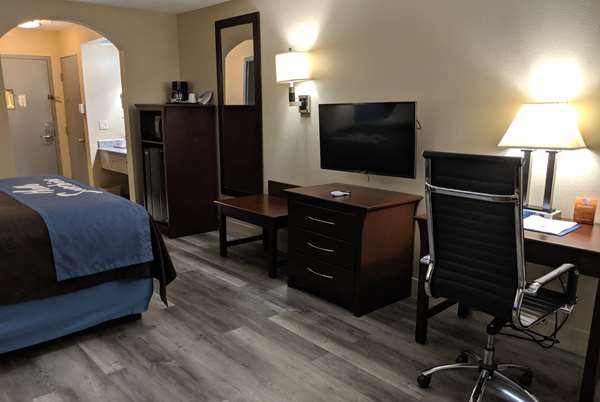  - Days Inn Rosenberg - I-69, Exit 97