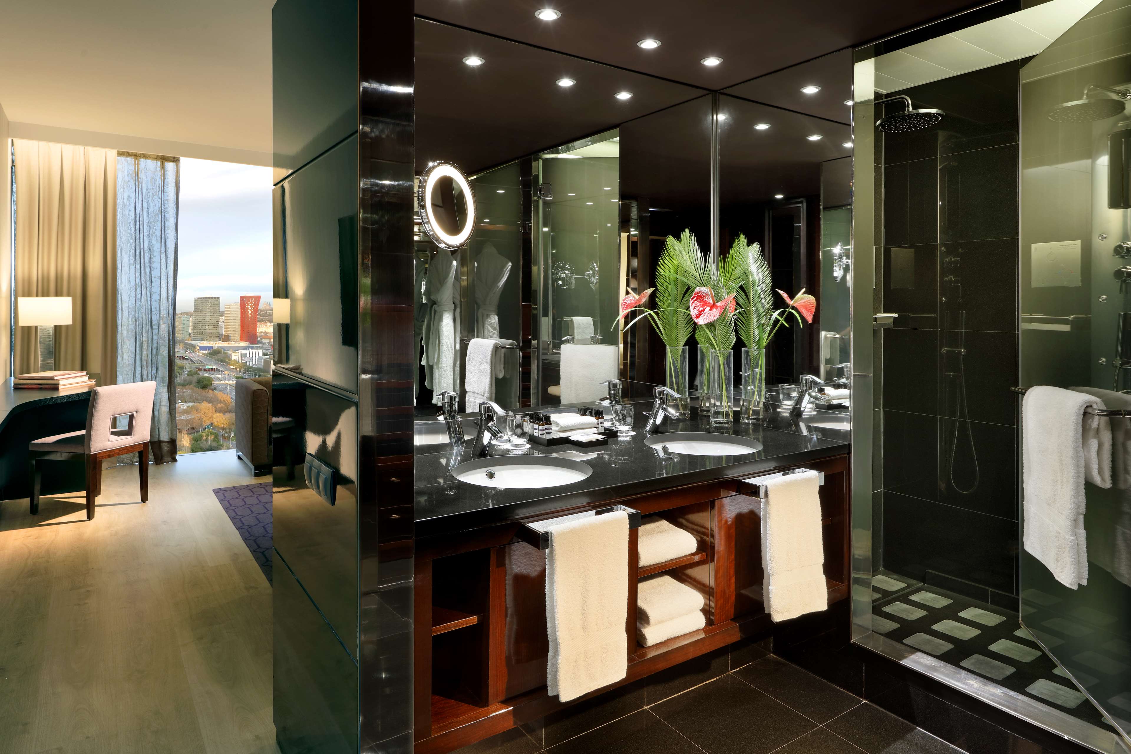 Hyatt Regency Barcelona Tower Room Type - Twin Bed High Floor Deluxe City View