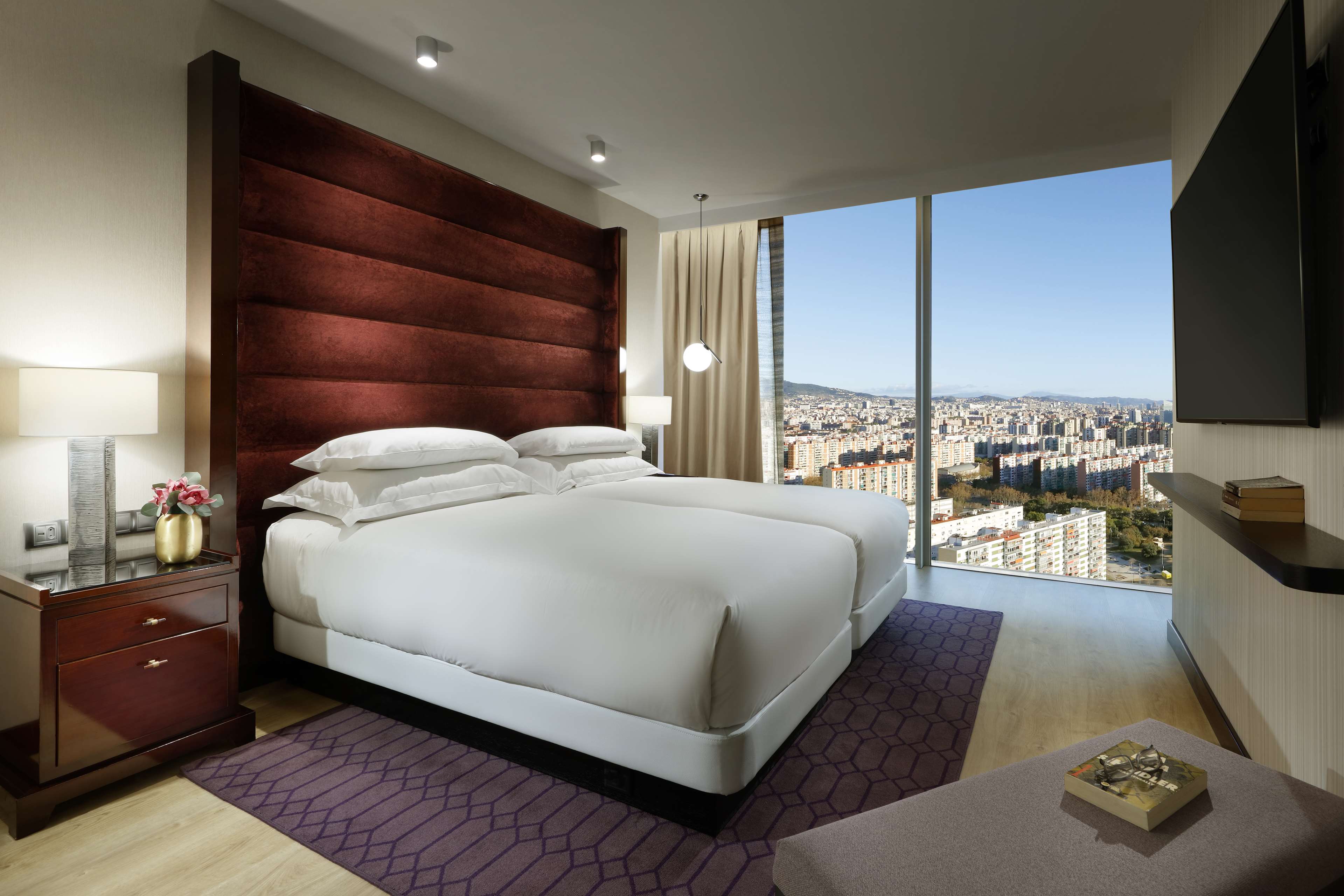 Hyatt Regency Barcelona Tower Room Type - Regency Executive Suite Twin City View