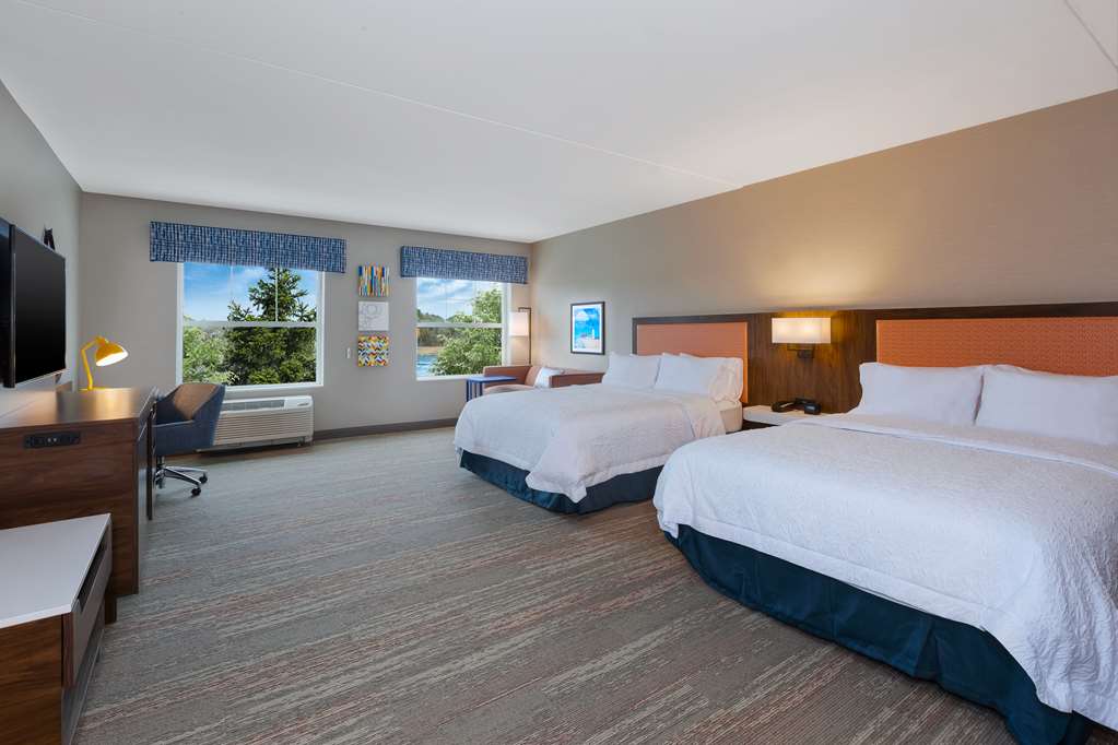 Hampton Inn by Hilton Cape Cod Canal Room Type - 2Q MOBHEAR ACC ROL-IN SHW