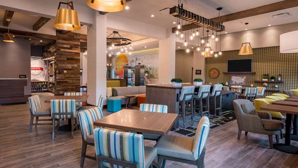  - Hampton Inn Downtown Riverside