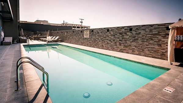 Pool - Hampton Inn Downtown Riverside