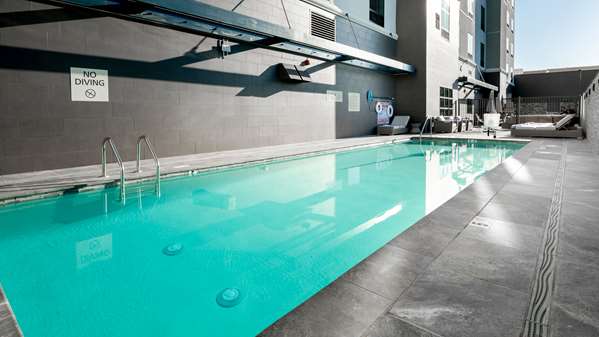 Pool - Hampton Inn Downtown Riverside