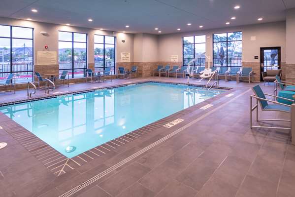 Pool - Hampton Inn & Suites Santa Maria