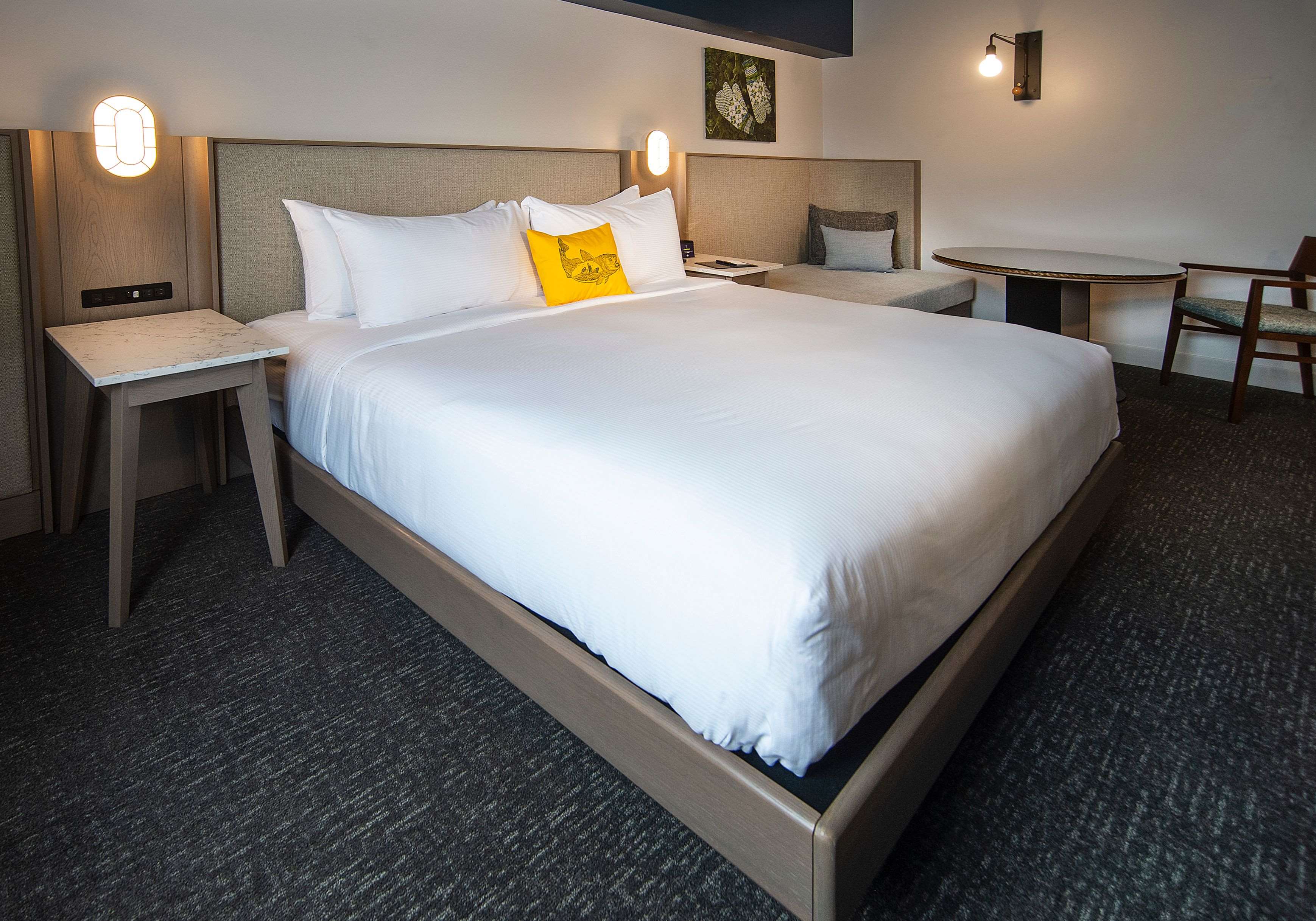 DoubleTree by Hilton St. John's Harbourview Room Type - 1 KING DELUXE HARBOUR VIEW