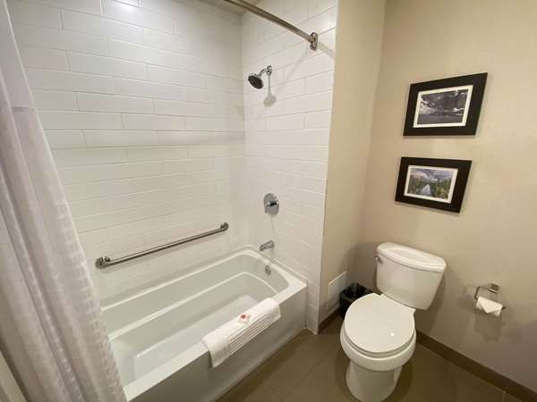  - Comfort Inn & Suites Valemount