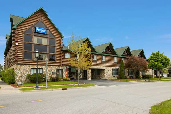 Exterior view - Rodeway Inn & Suites Mackinaw City - I-85, Exit 339