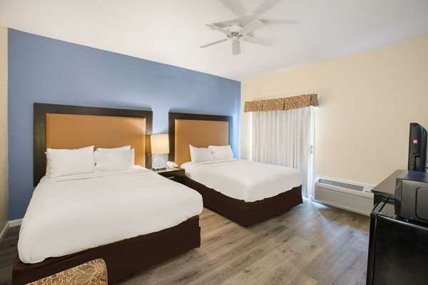 - Rodeway Inn & Suites Mackinaw City - I-85, Exit 339