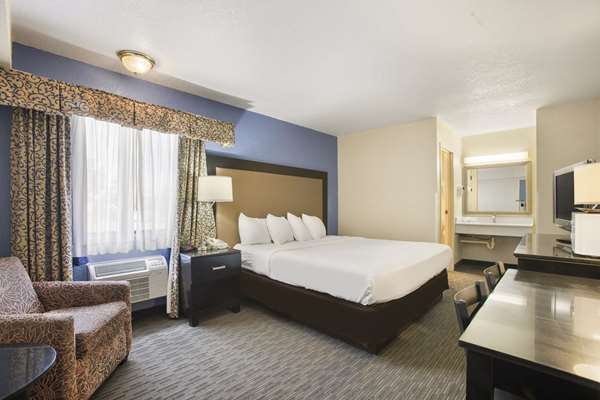  - Rodeway Inn & Suites Mackinaw City - I-85, Exit 339