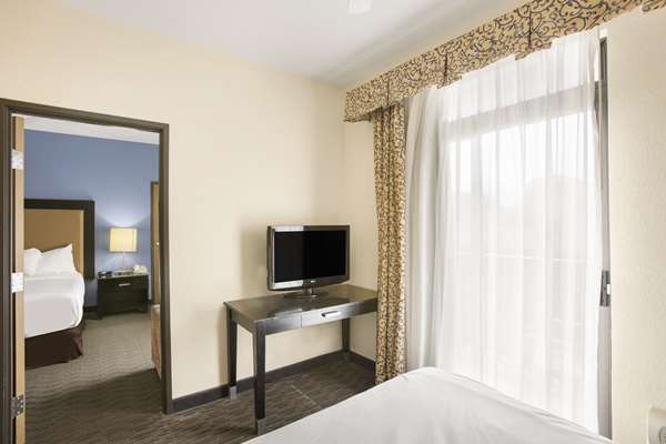  - Rodeway Inn & Suites Mackinaw City - I-85, Exit 339