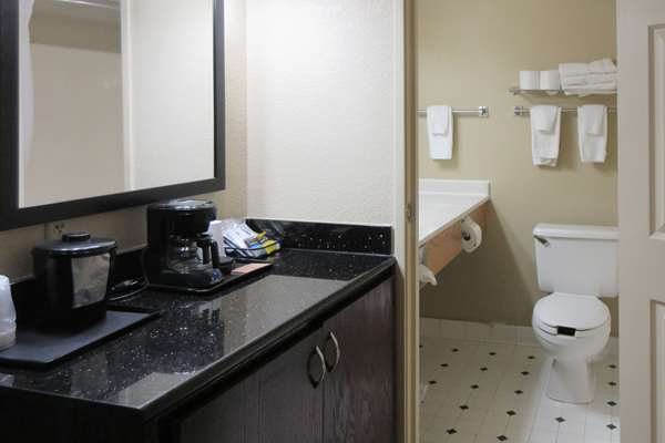  - Quality Inn & Suites Alexandria