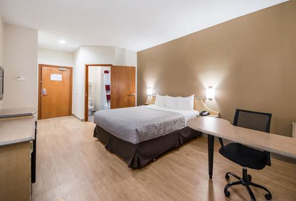  - Econo Lodge I-83 South Laredo