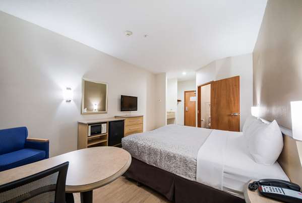  - Econo Lodge I-83 South Laredo