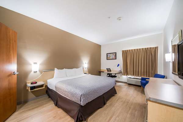  - Econo Lodge I-83 South Laredo