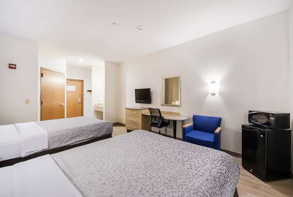  - Econo Lodge I-83 South Laredo