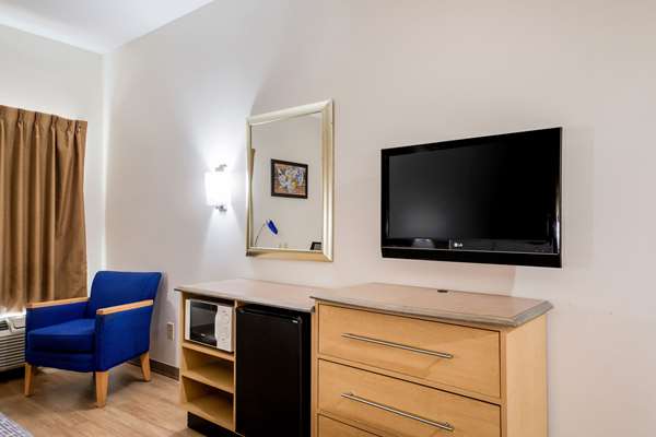  - Econo Lodge I-83 South Laredo