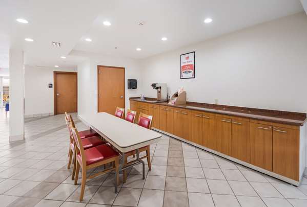 Amenities - Econo Lodge I-83 South Laredo