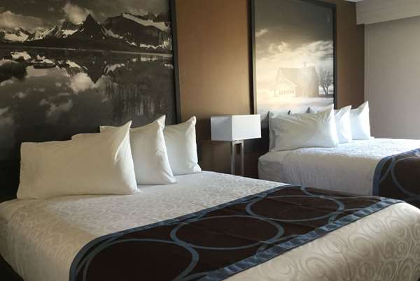  - Super 8 Hotel Spruce Grove