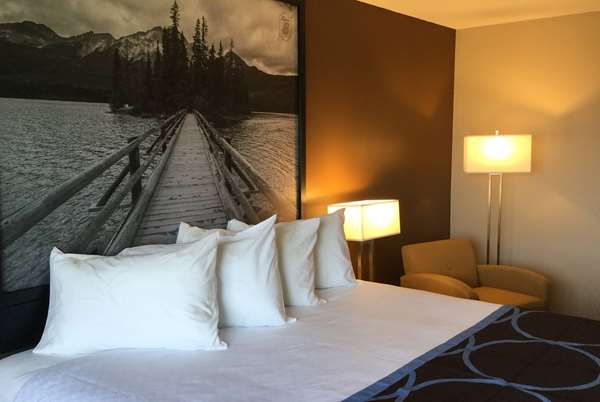  - Super 8 Hotel Spruce Grove