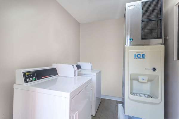 Amenities - Travelodge Glen Allen - I-95, Exit 83