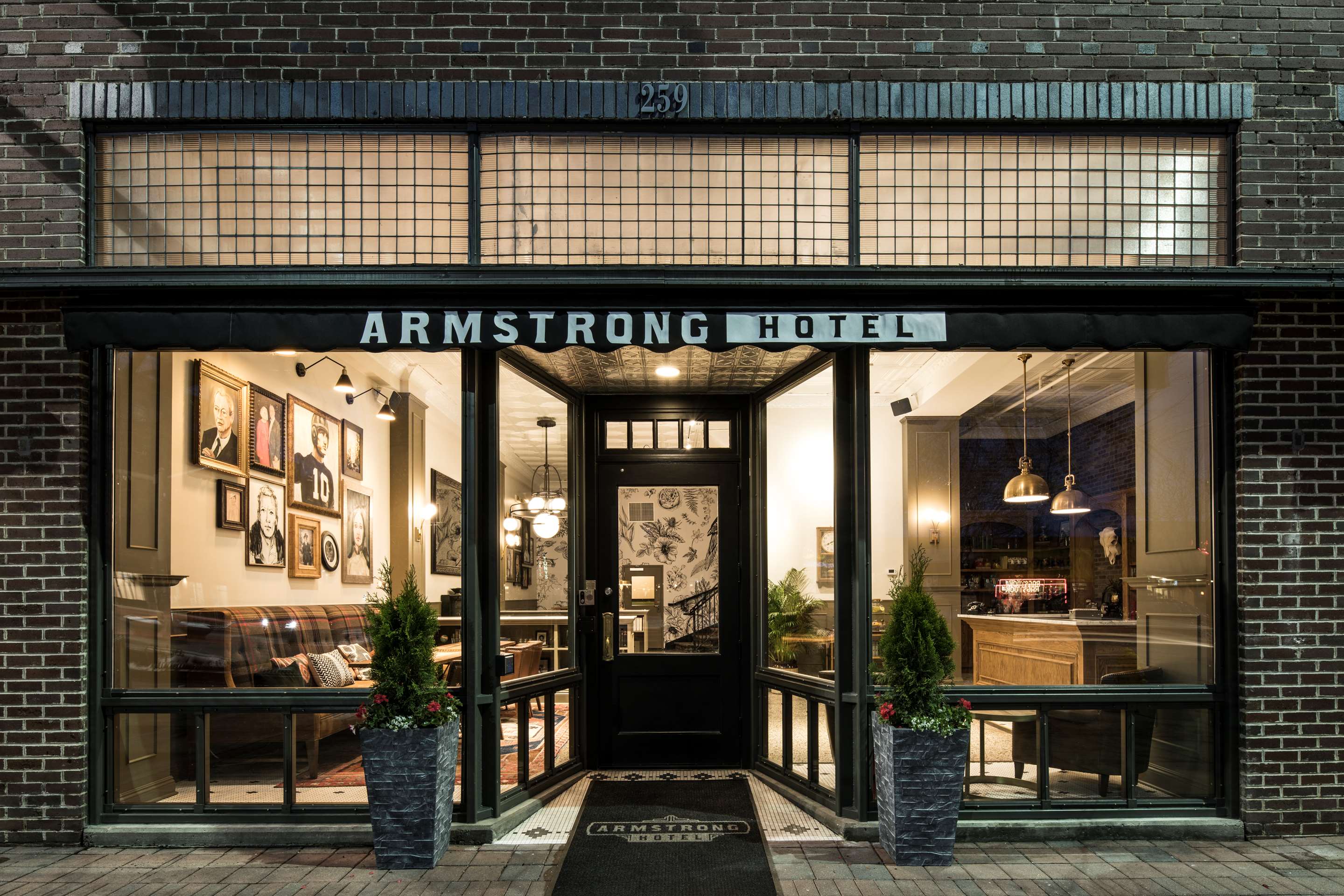 Exterior Entrance Signature | The Armstrong Hotel