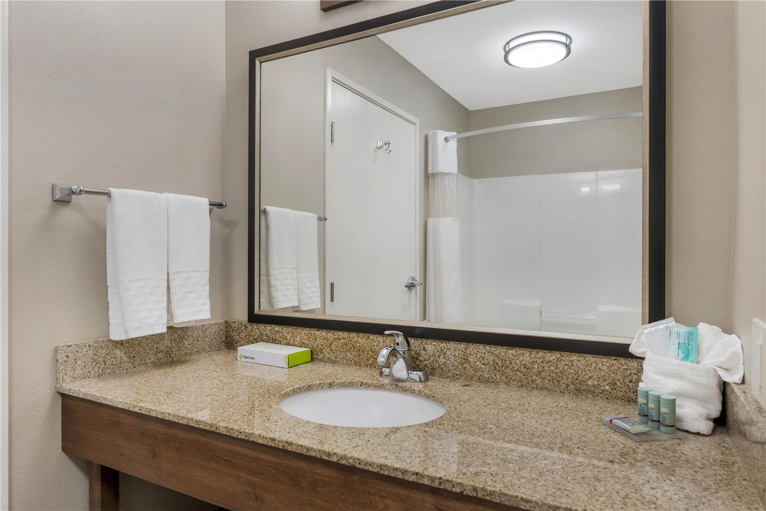 Best Western North Bryant Inn-guestroom-Guest Room,Bathroom,On-Site.jpg