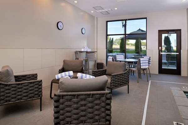 Pool - Hampton Inn Downtown Cedar Falls