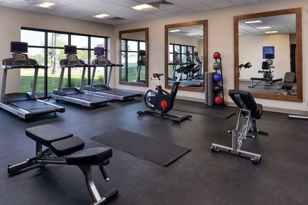 Fitness/ Exercise Room - Hampton Inn Downtown Cedar Falls