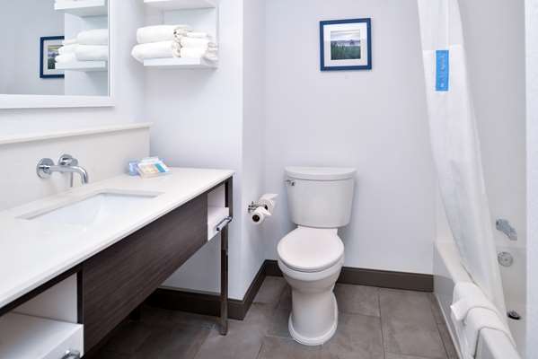  - Hampton Inn Downtown Cedar Falls