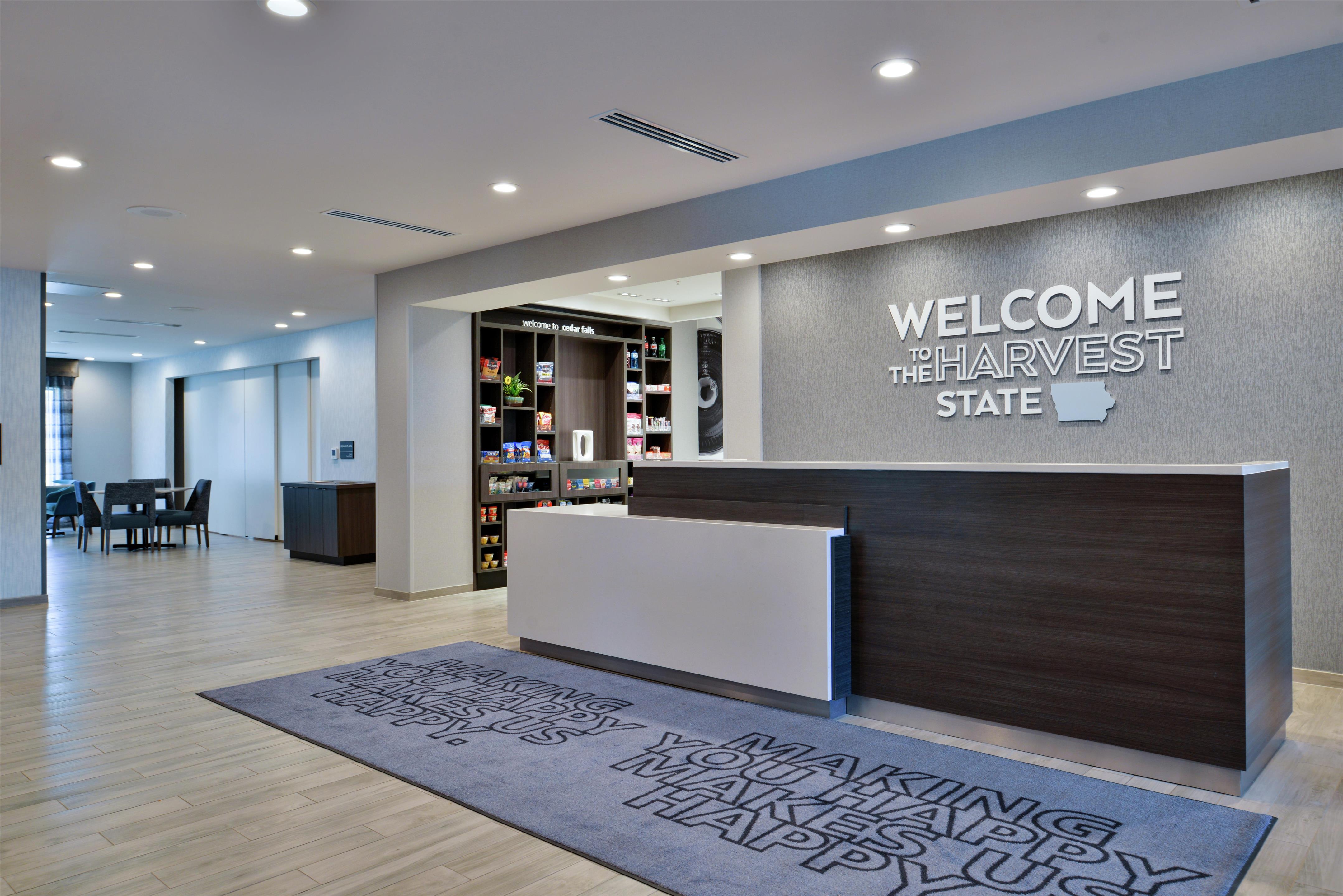 Reception | Hampton Inn Cedar Falls Downtown