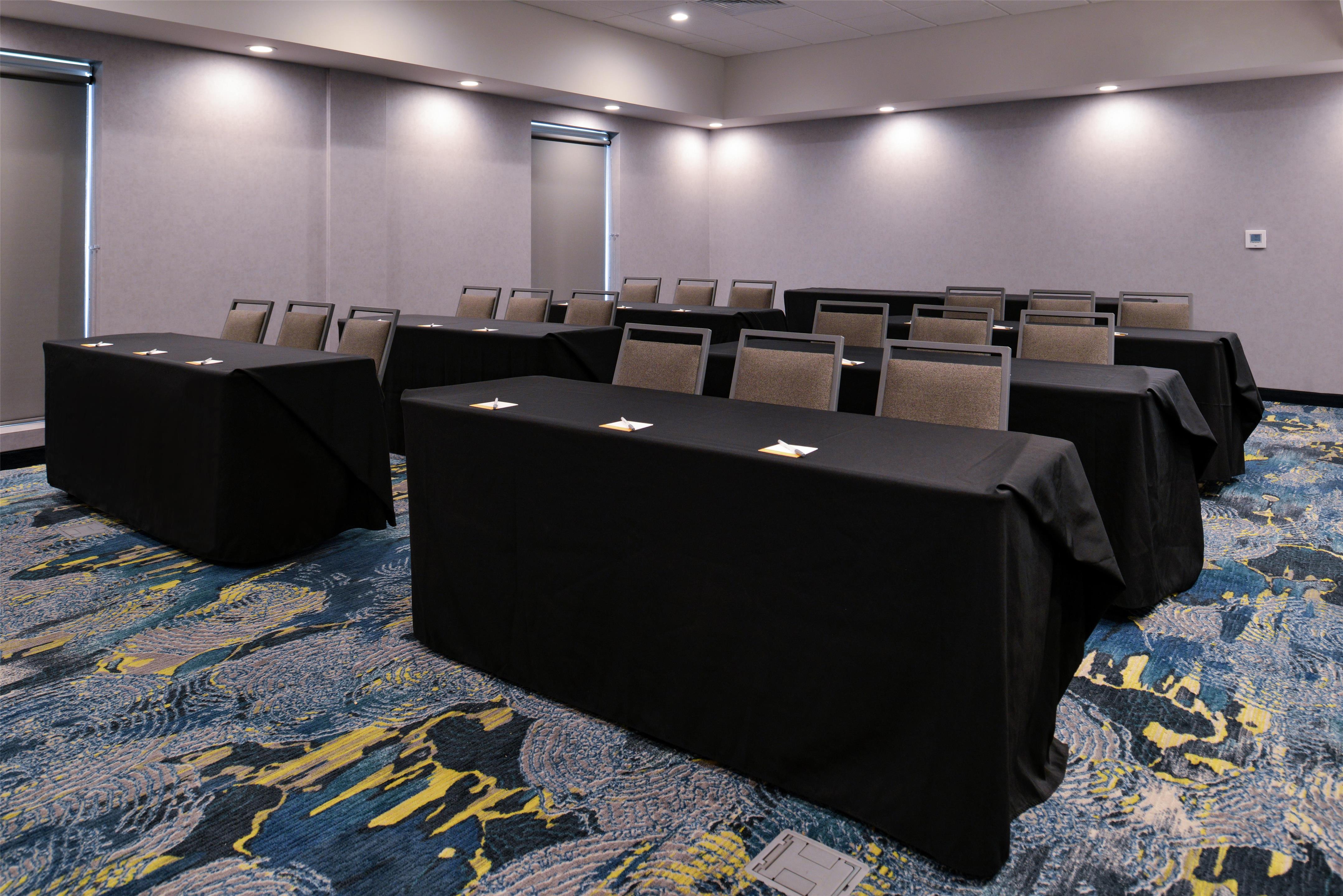 Meeting Room | Hampton Inn Cedar Falls Downtown