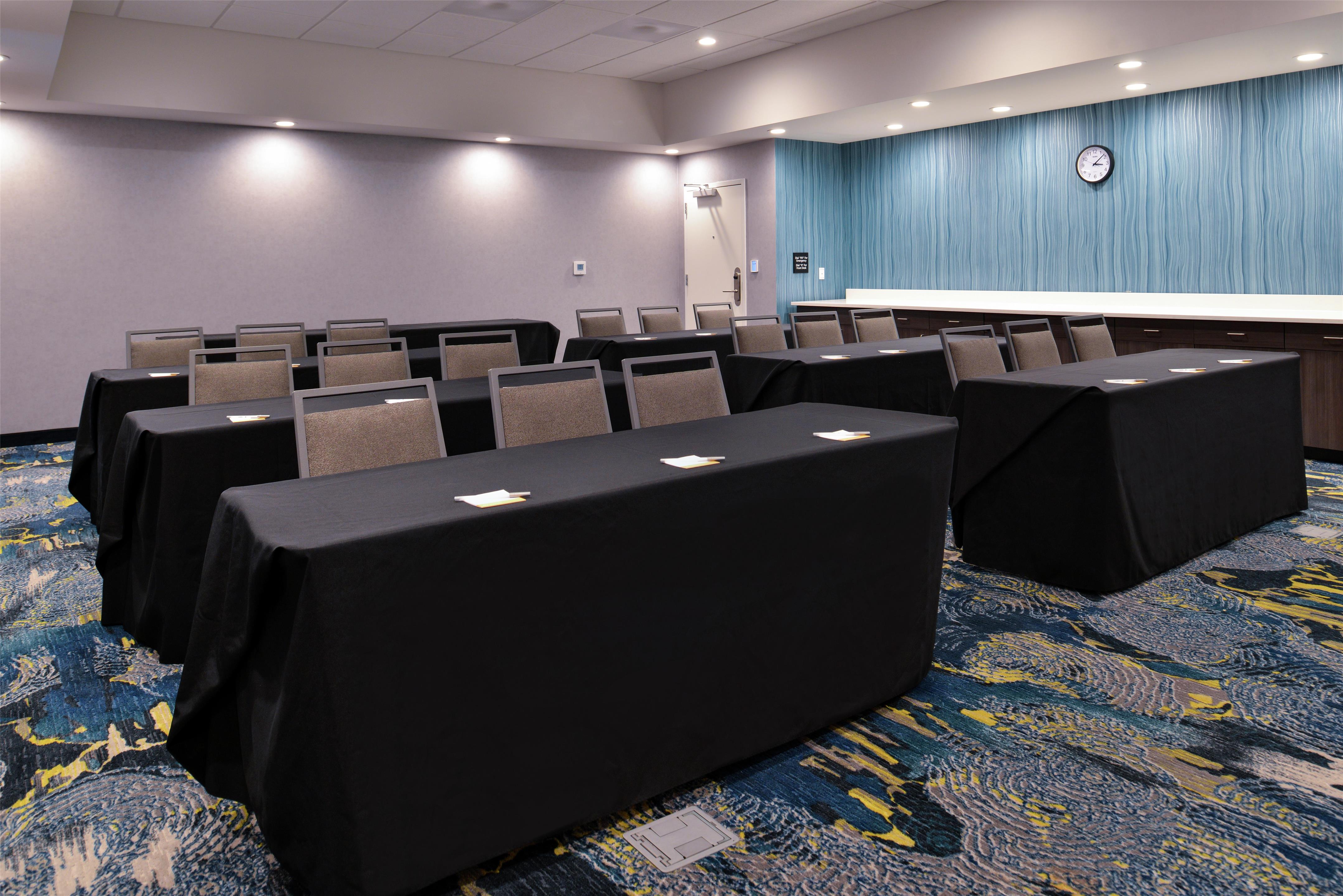 Meeting Room | Hampton Inn Cedar Falls Downtown
