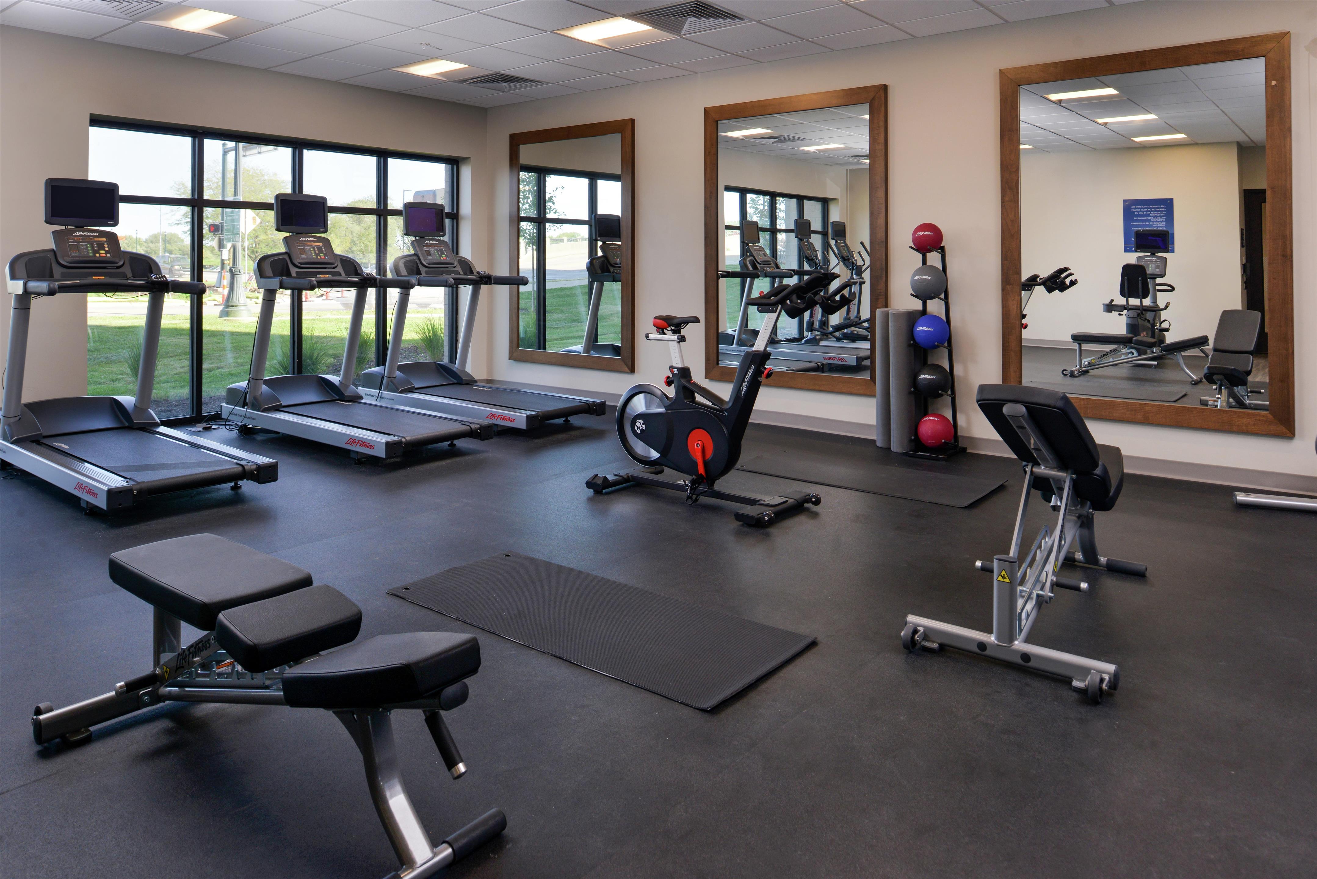 Health club fitness center gym | Hampton Inn Cedar Falls Downtown