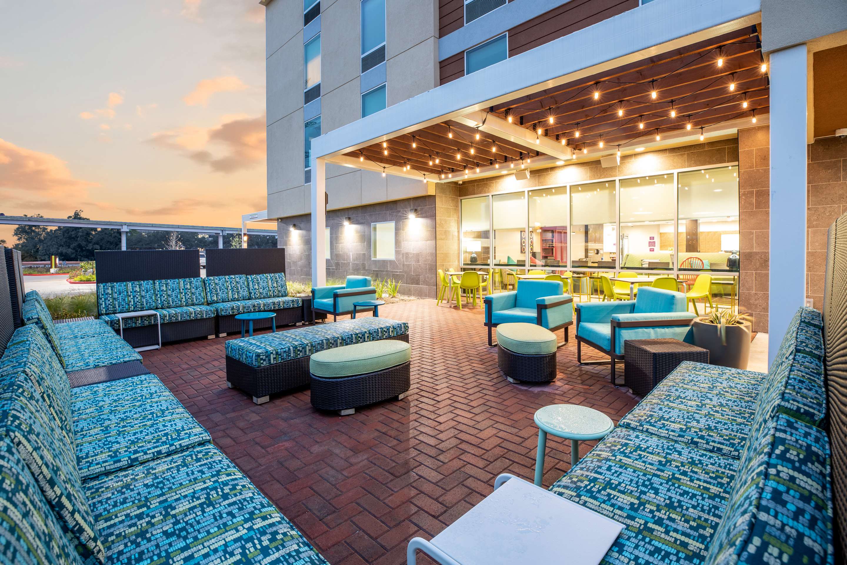 Exterior | Home2 Suites by Hilton Houston IAH Airport Beltway 8