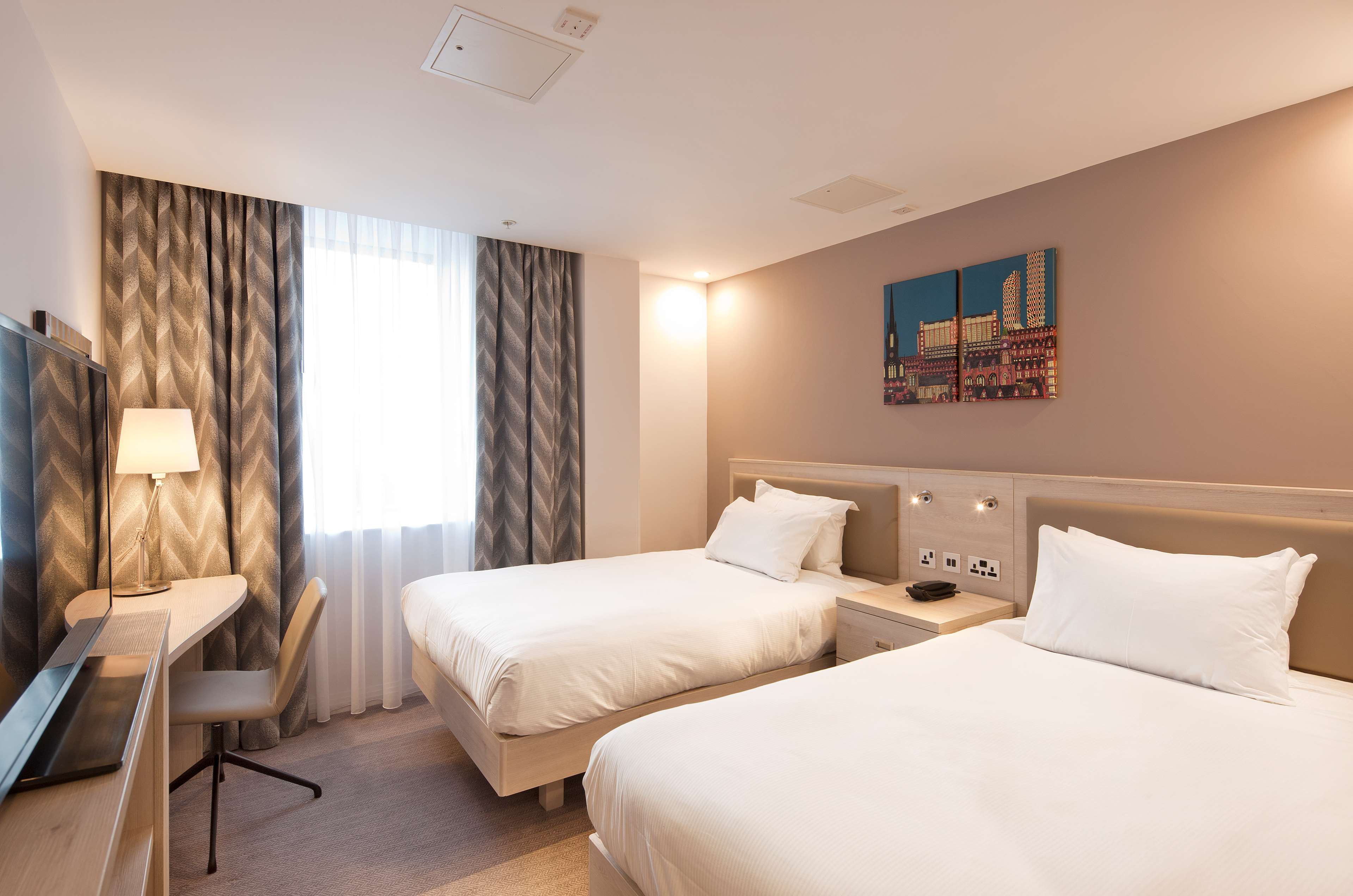 Hampton by Hilton Leeds City Centre Room Type - TWIN ROOM