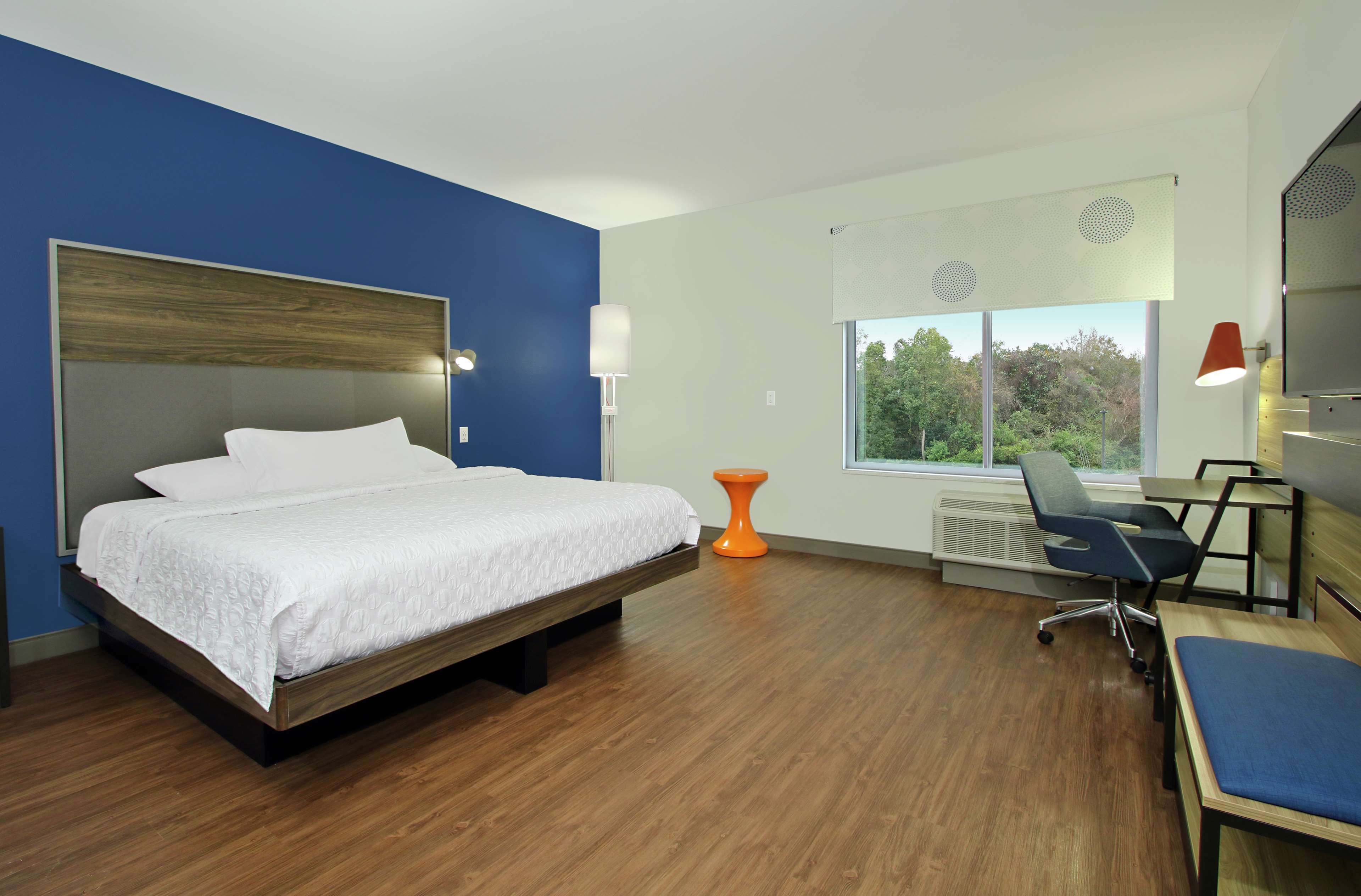 Tru by Hilton Mobile Room Type - 1 KING HEARING ACCESSIBLE