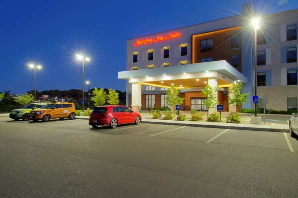 Exterior view - Hampton Inn & Suites West Portland - I-95, Exit 48