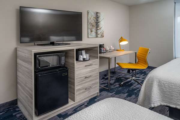  - Best Western Plus Beckley Inn - I-64 & I-77, Exit 44