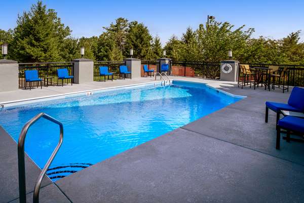 Pool - Best Western Plus Beckley Inn - I-64 & I-77, Exit 44
