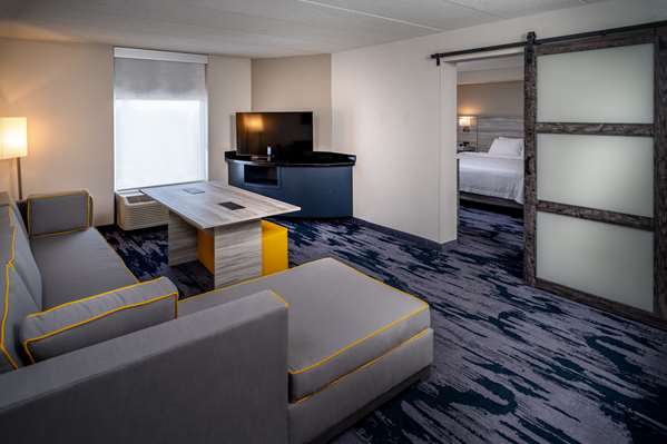  - Best Western Plus Beckley Inn - I-64 & I-77, Exit 44