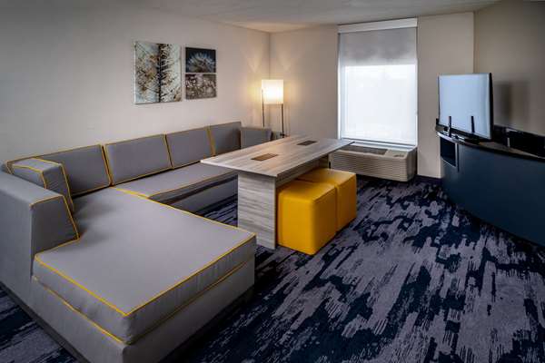  - Best Western Plus Beckley Inn - I-64 & I-77, Exit 44